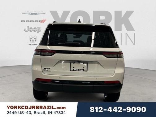 2025 Jeep Grand Cherokee Laredo