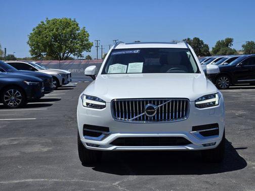 2025 Volvo XC90 B6 Plus 7-Seater