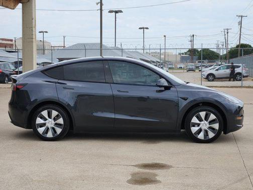 2024 Tesla Model Y Long Range Dual Motor All-Wheel Drive