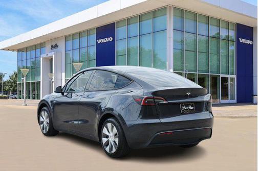 2024 Tesla Model Y Long Range Dual Motor All-Wheel Drive