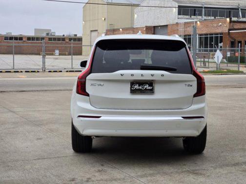 2026 Volvo XC90 Plug-In Hybrid T8 Plus 7-Seater