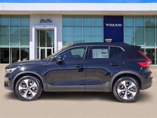 2026 Volvo XC40 Plus, B5 AWD Gas (mild hybrid), Dark