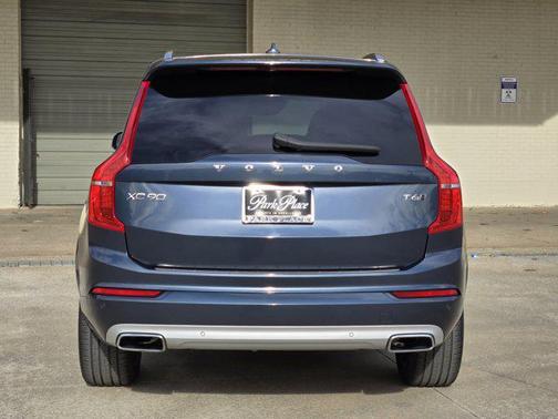 2021 Volvo XC90 T6 Momentum