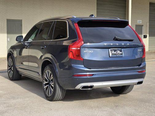 2021 Volvo XC90 T6 Momentum