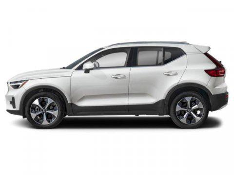 2025 Volvo XC40 B5 Plus Bright Theme