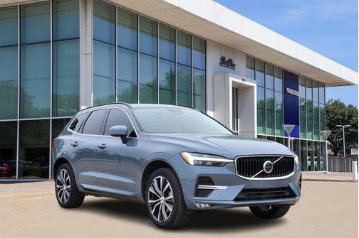 2022 Volvo XC60 B5 Momentum