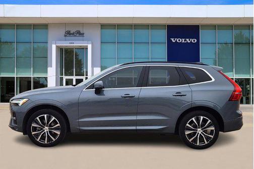 2022 Volvo XC60 B5 Momentum