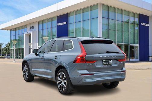 2022 Volvo XC60 B5 Momentum