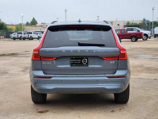 2022 Volvo XC60 B5 Momentum