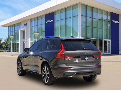 2025 Volvo XC60 B5 Plus