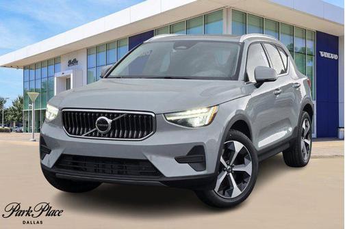2025 Volvo XC40 B5 Core Bright Theme
