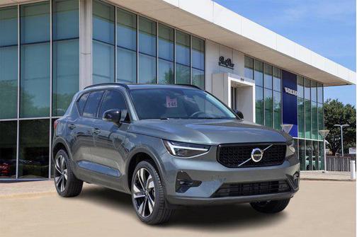 2026 Volvo XC40 B5 Ultra