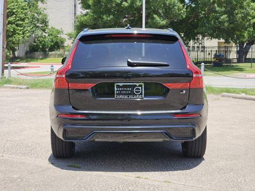 2024 Volvo XC60 Recharge Plug-In Hybrid T8 Ultimate Black Edition