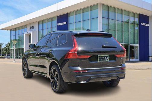 2024 Volvo XC60 Recharge Plug-In Hybrid T8 Ultimate Black Edition
