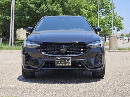 2024 Volvo XC60 Recharge Plug-In Hybrid T8 Ultimate Black Edition
