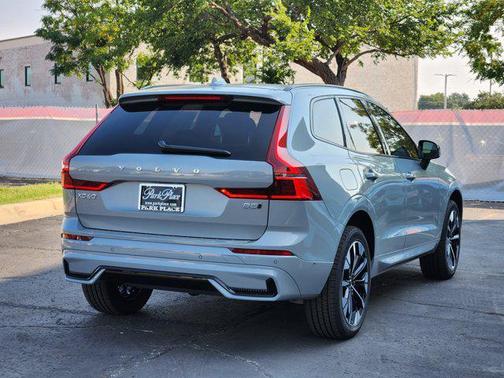 2026 Volvo XC60 B5 Plus