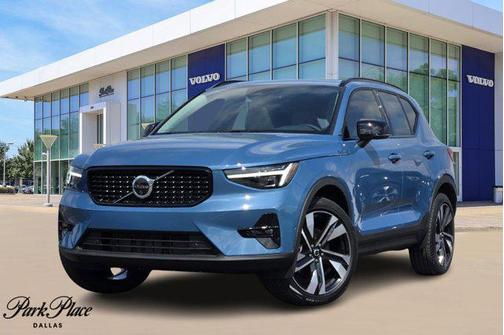 2025 Volvo XC40 B5 Ultra Dark Theme