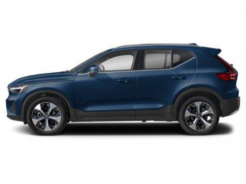 2025 Volvo XC40 B5 Ultra Dark Theme