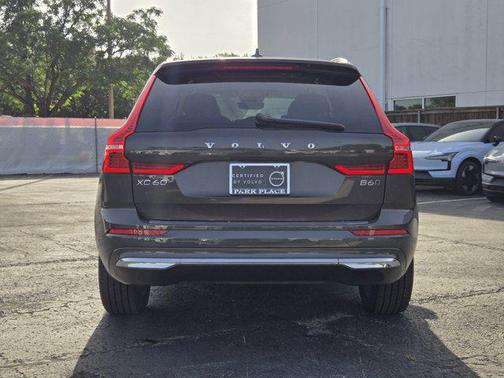 2022 Volvo XC60 B6 Inscription