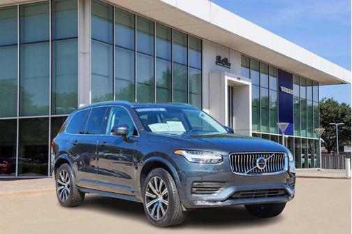 2022 Volvo XC90 T5 Momentum