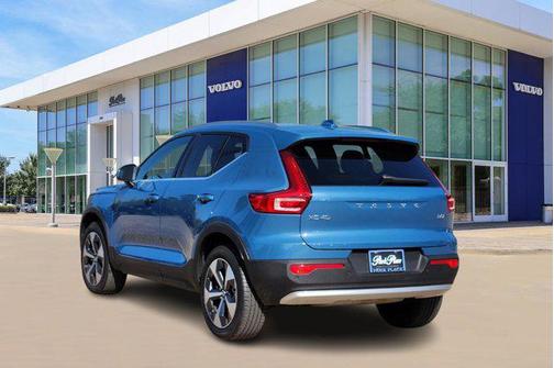 2024 Volvo XC40 B5 Plus Bright Theme