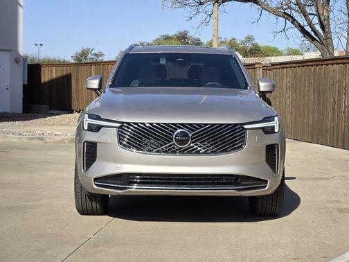 2025 Volvo XC90 B6 Core