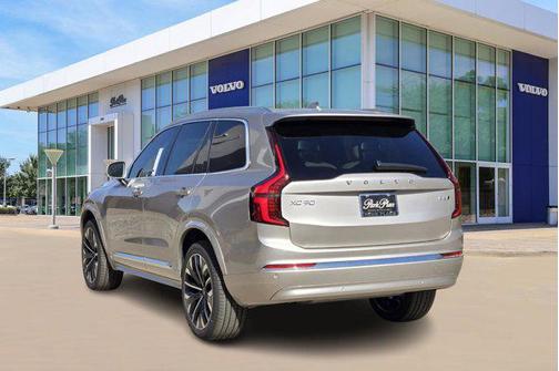 2025 Volvo XC90 B6 Core