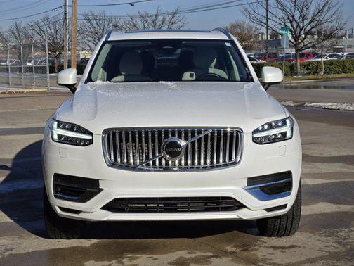 2023 Volvo XC90 Recharge Plug-In Hybrid T8 Core Bright Theme