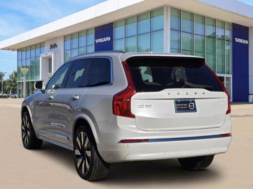 2023 Volvo XC90 Recharge Plug-In Hybrid T8 Core Bright Theme