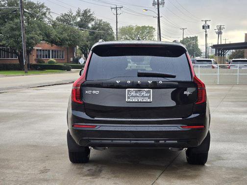 2026 Volvo XC90 B6 Ultra Dark Theme 7-Seater
