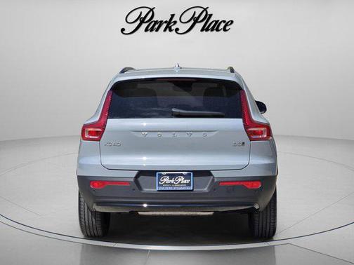 Vapour Grey Metallic 2026 Volvo XC40 Plus, B5 AWD Gas (mild hybrid), Dark