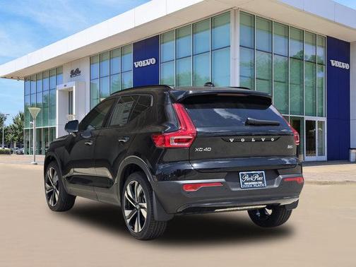 2026 Volvo XC40 B5 Ultra