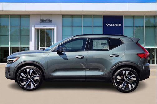 2026 Volvo XC40 B5 Ultra
