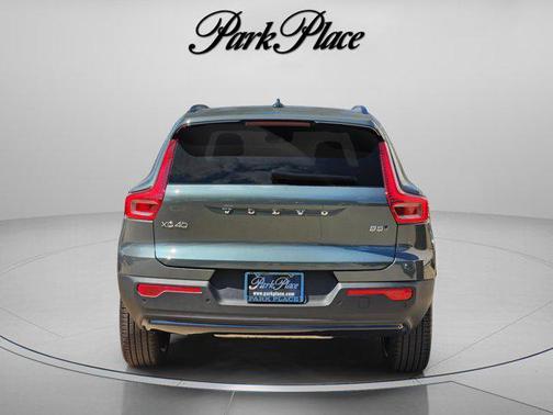 2026 Volvo XC40 B5 Ultra