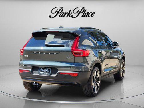 2026 Volvo XC40 B5 Ultra