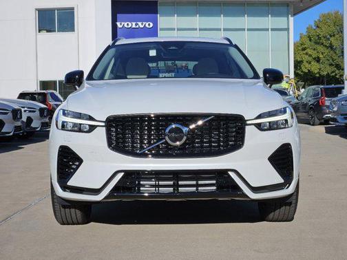 2025 Volvo XC60 Plug-In Hybrid Core