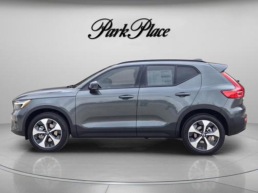 Forest Lake 2026 Volvo XC40 Plus, B4 FWD Gas (mild hybrid), Dark
