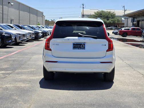 2025 Volvo XC90 B5 Ultra