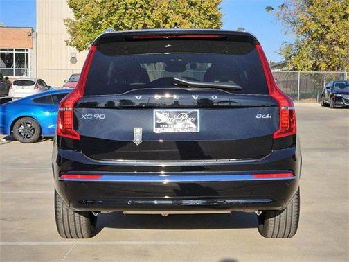 2025 Volvo XC90 B6 Plus 7-Seater