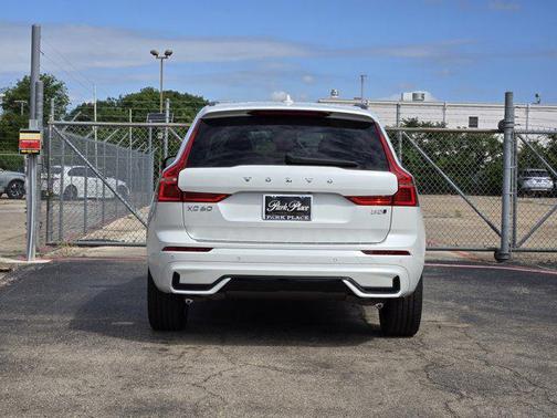 2025 Volvo XC60 Plus