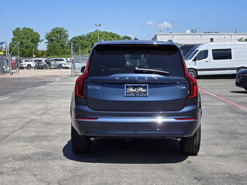 2025 Volvo XC90 Plug-In Hybrid T8 Core 7-Seater