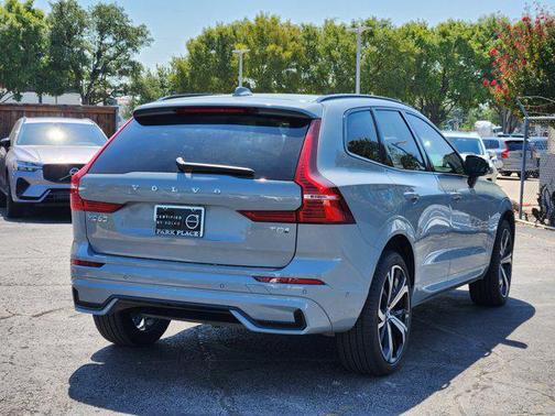 2025 Volvo XC60 Plug-In Hybrid T8 Ultra