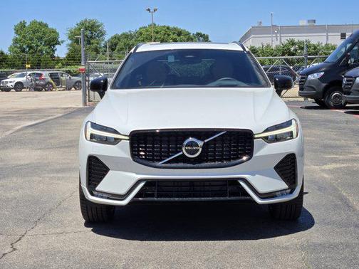 2025 Volvo XC60 B5 Ultra