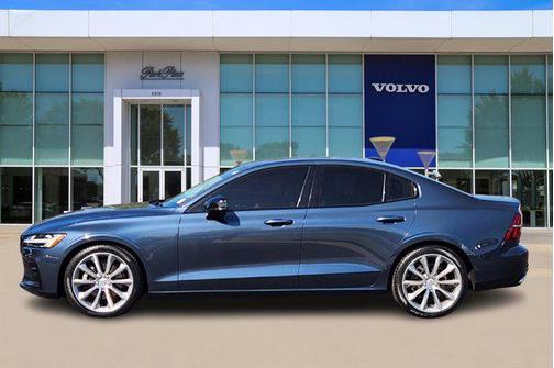 2021 Volvo S60 T5 Momentum