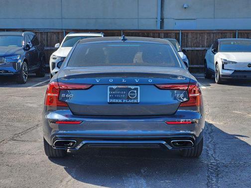 2021 Volvo S60 T5 Momentum