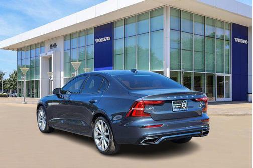 2021 Volvo S60 T5 Momentum