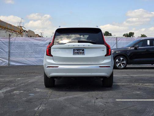 2025 Volvo XC90 Plug-In Hybrid T8 Ultra 7-Seater