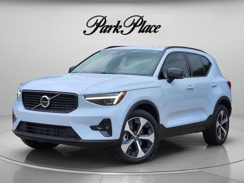 Cloud Blue 2026 Volvo XC40 Plus, B5 AWD Gas (mild hybrid), Dark