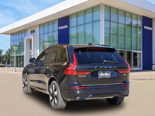 2025 Volvo XC60 Plug-In Hybrid T8 Plus