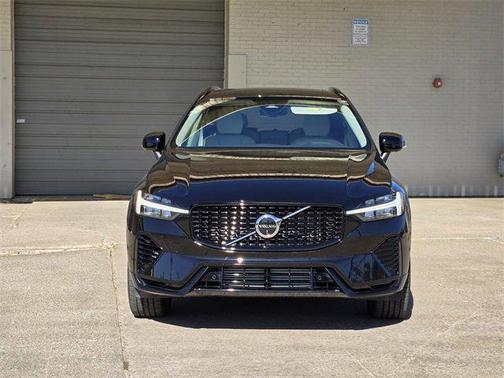 2025 Volvo XC60 Plug-In Hybrid T8 Plus